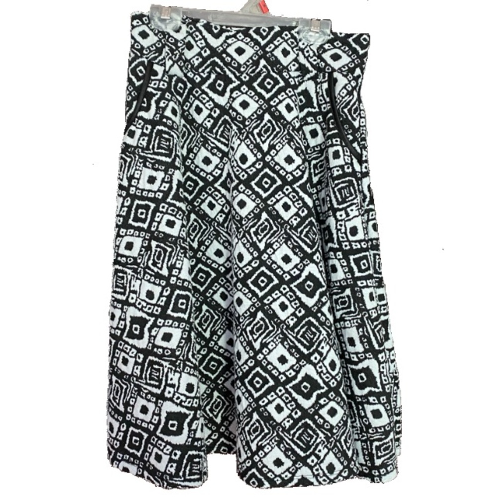 Italian A-Line skirt with pockets!